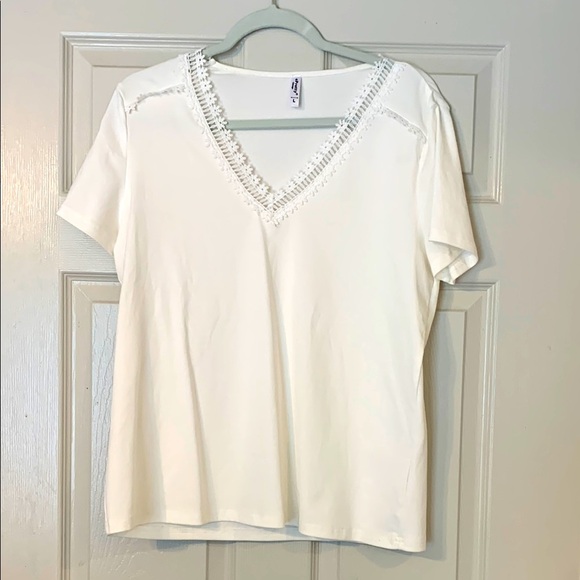 ePretty Chicago White Lace Trim V-Neck Tee Large EUC - Picture 1 of 4